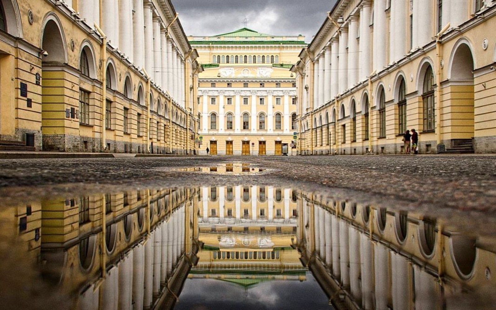 Улица Росси