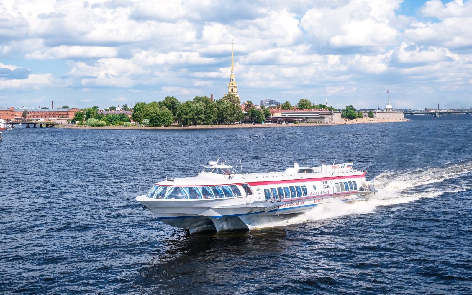 To Peterhof by Meteor