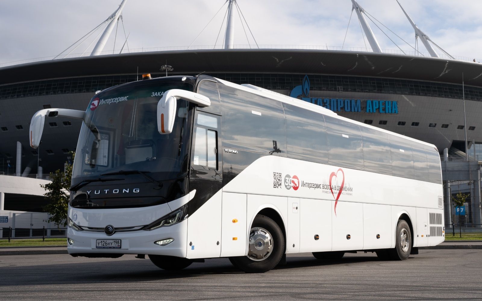 Sightseeing bus rental in Saint Petersburg