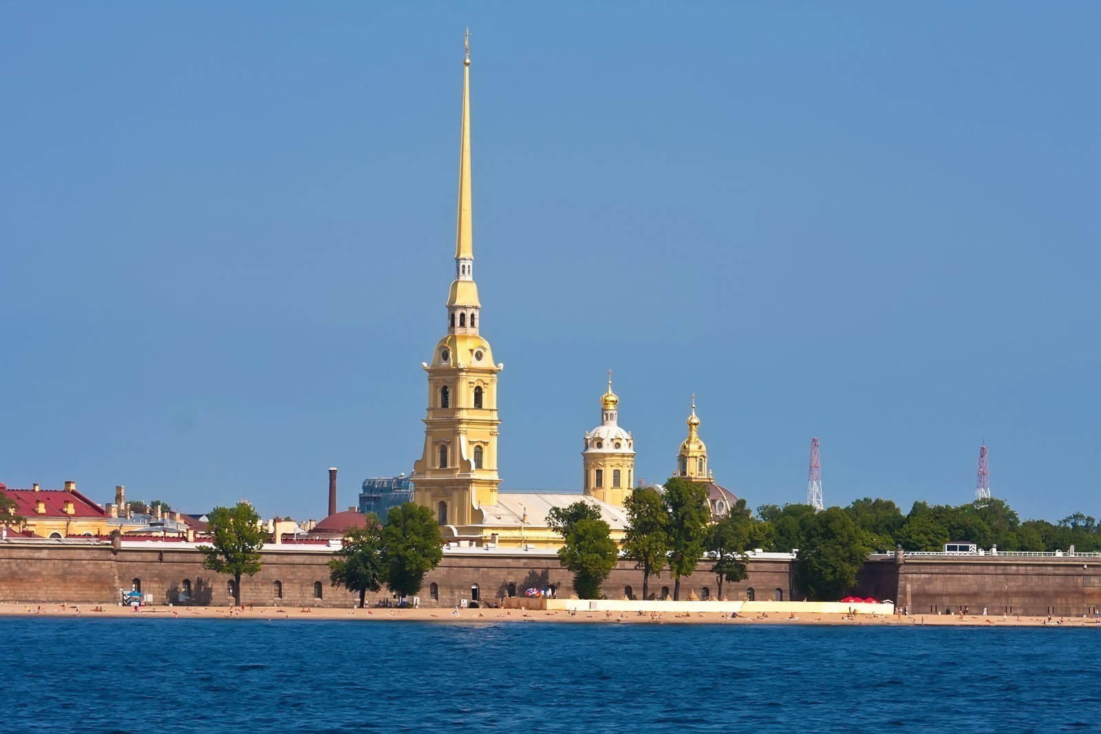 Петропавловская крепость летом