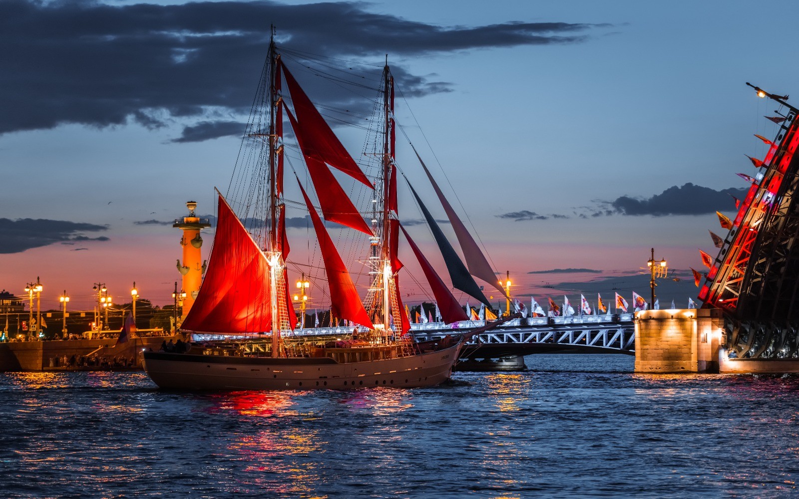 Bridge opening in St. Petersburg