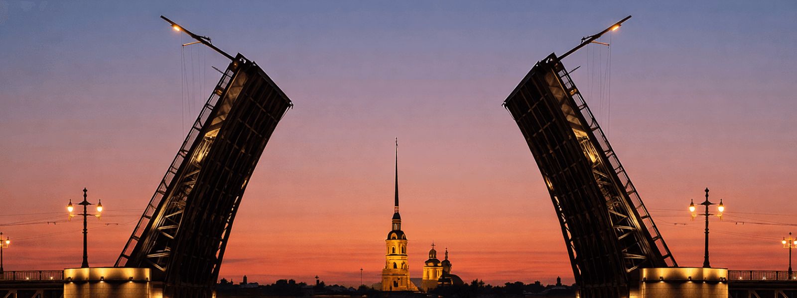 Разводные мосты в белую ночь