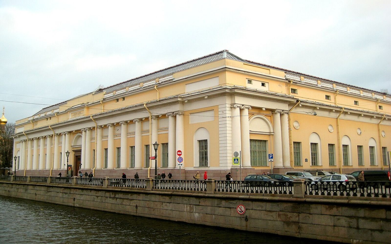 Sightseeing tour of St. Petersburg with a visit to the Benois Wing of the Russian Museum