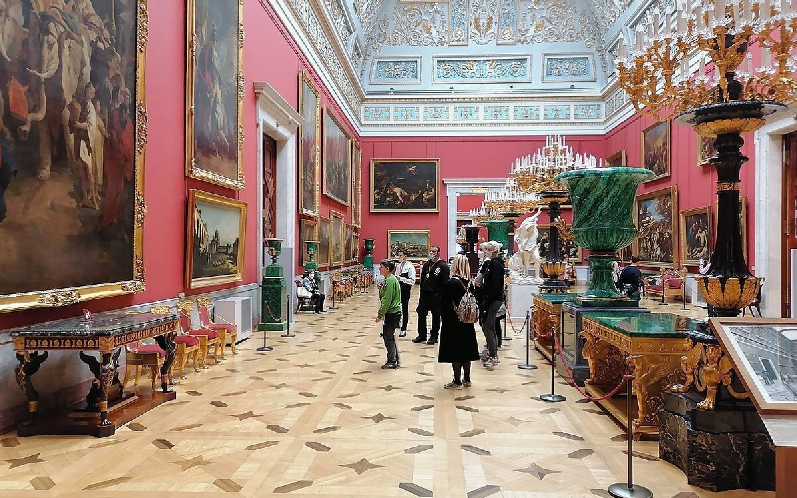 Keys to the Hermitage: private tour with an art historian (guide)