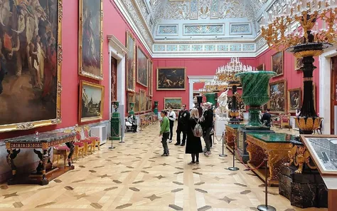 Keys to the Hermitage: private tour with an art historian (guide)