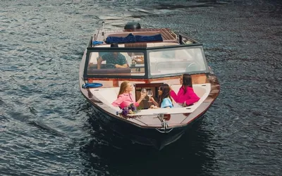 Private tour of rivers and canals on the Blueberry boat