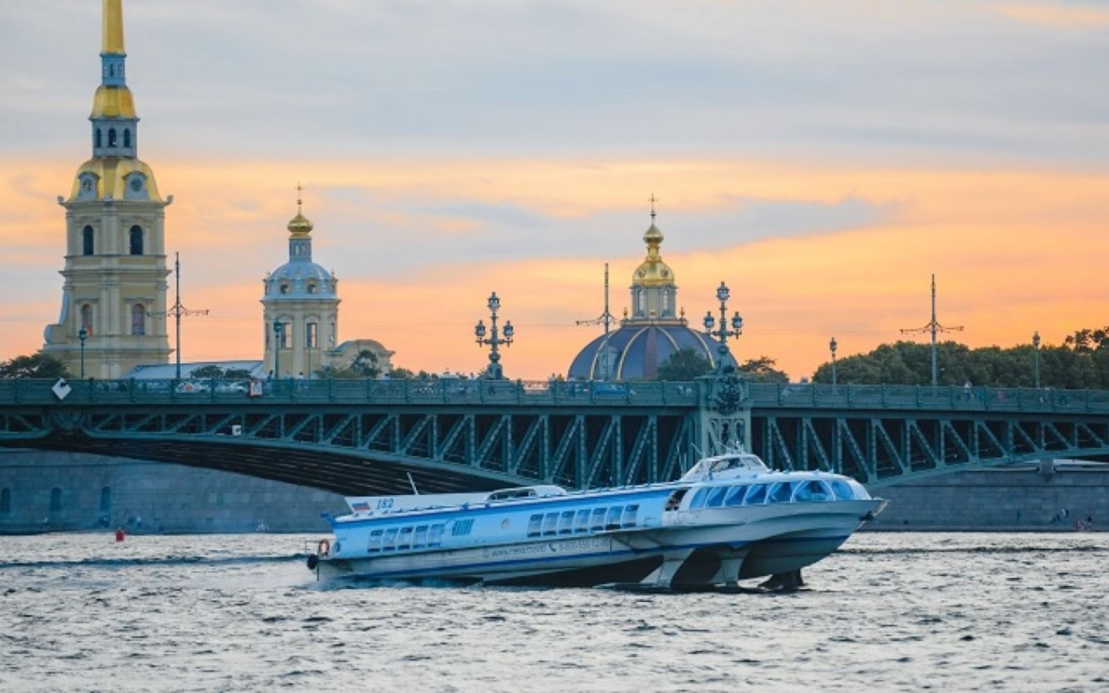 Meteor from Saint Petersburg to Peterhof