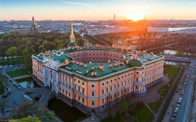 Discovering St. Petersburg with a tour of the Mikhailovsky Castle